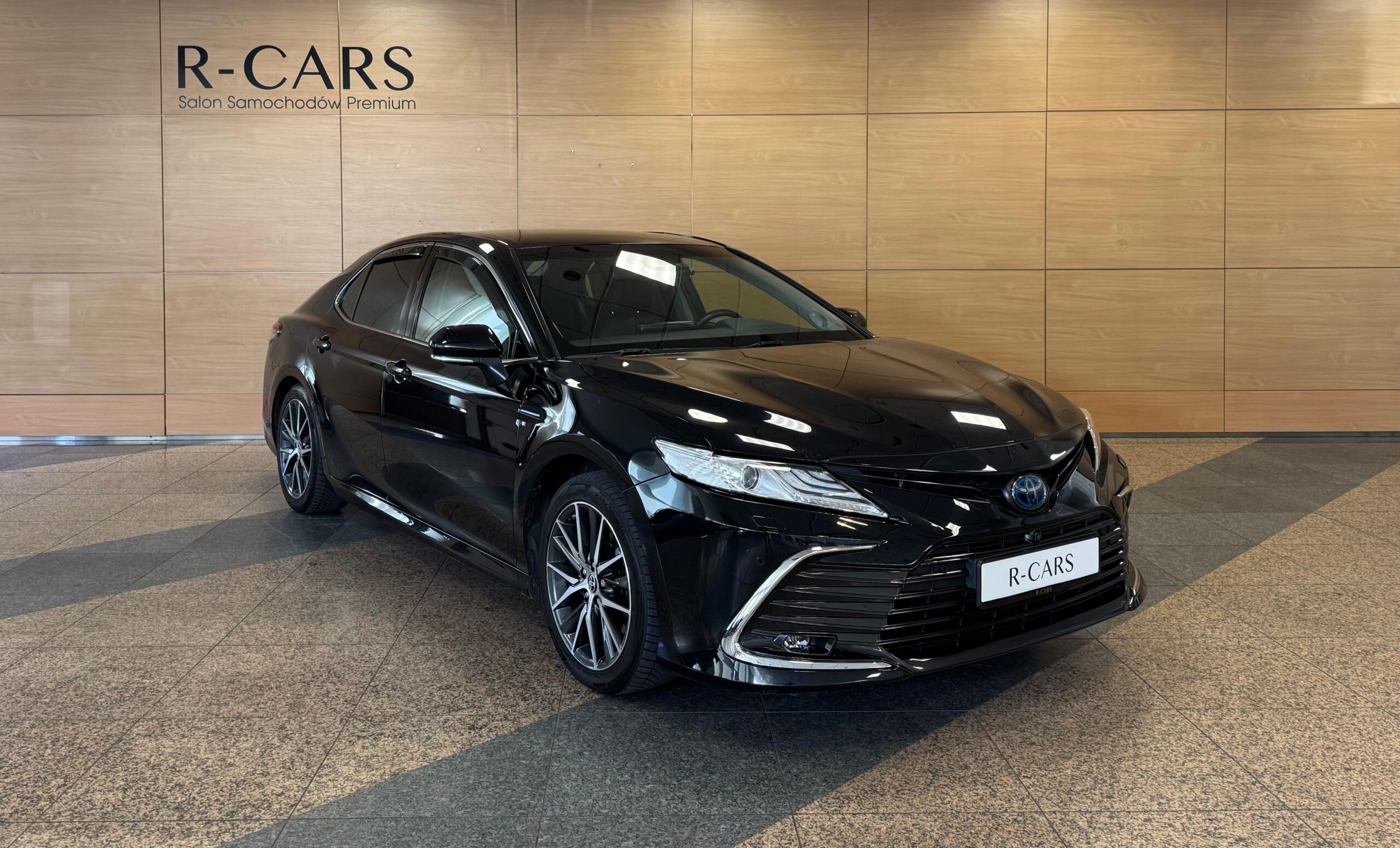 TOYOTA CAMRY EXECUTIVE + PAKIET VIP